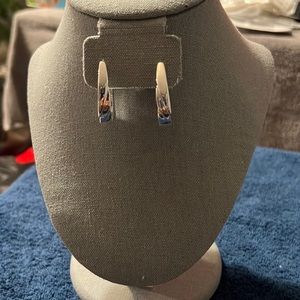 Women’s earrings